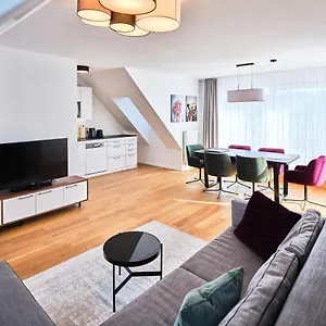 Myfavorit - Spacious Next To Puplic Transport U1 Direct Connection To Citycenter , Wien Österreich